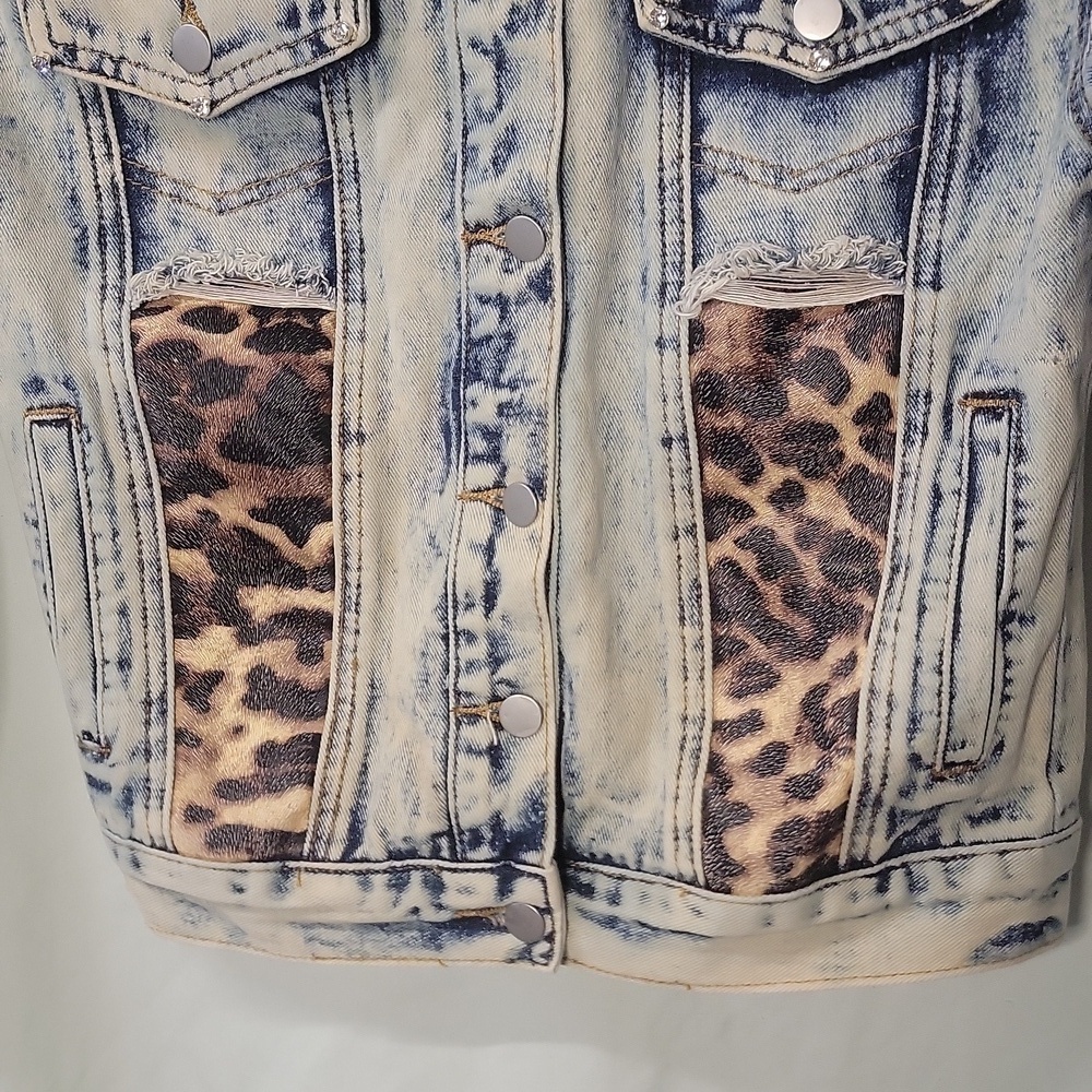 Custom Acid Wash Leopard Print Denim Trucker Jacket - Picture 7 of 10